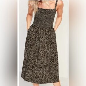 Old Navy Fit & Flare cheetah print midi dress, size XS, worn once, pockets